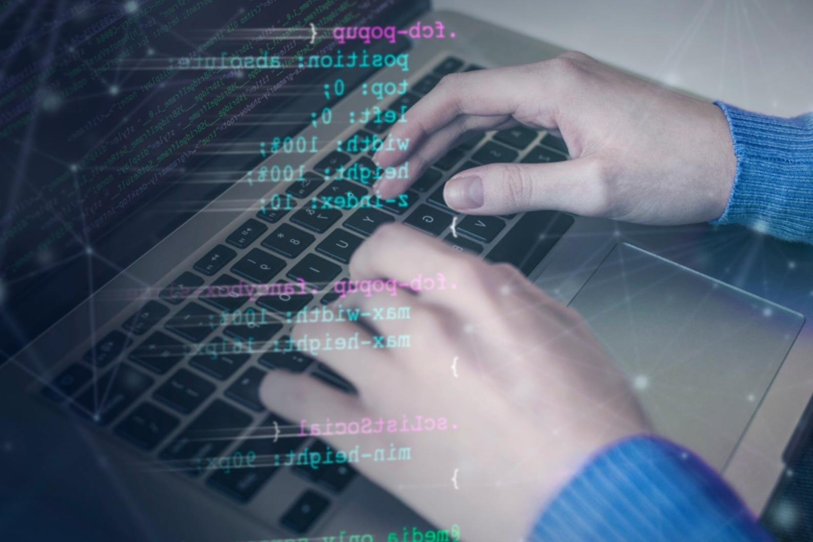 Teilnehmer arbeiten gemeinsam an Mobile Game Projekten im Entwicklungsstudio